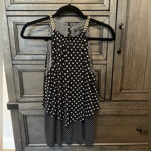 Coco Bianco Top with White Dots and Gold Chain